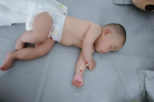 新沂宝宝发烧可以吹空调吗